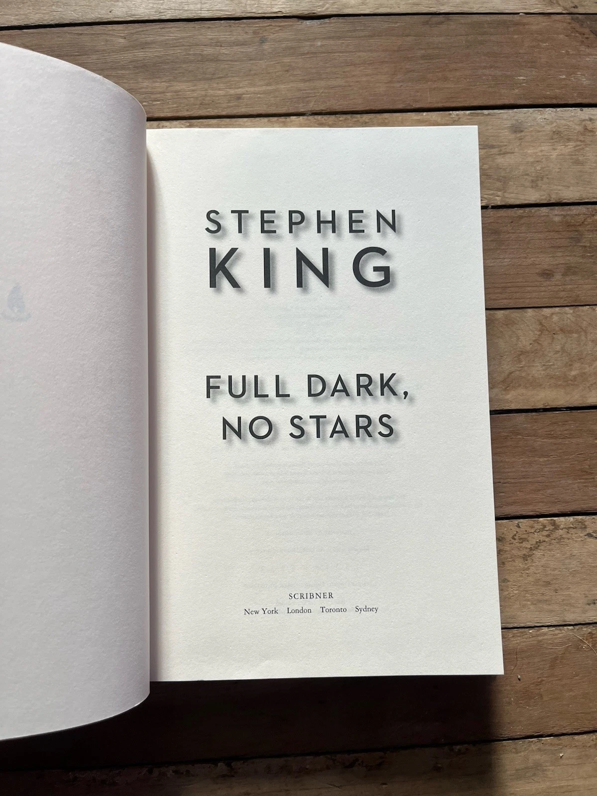 Full Dark, No Stars - Image 2